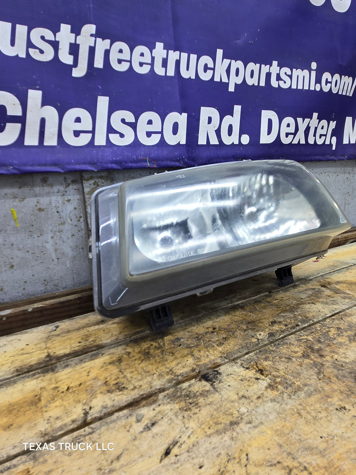 2003-2007 Chevrolet Silverado LH Driver Side Headlight Assembly - 10396913