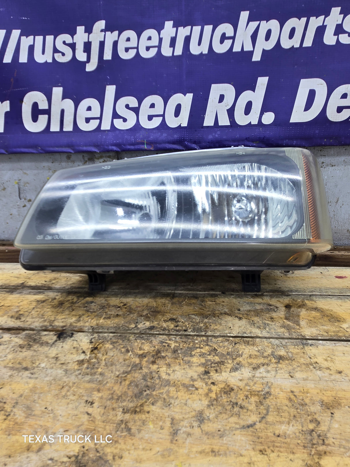 2003-2007 Chevrolet Silverado LH Driver Side Headlight Assembly - 10396913