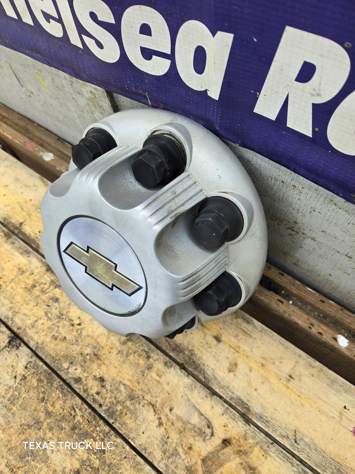1999-2006 OEM Chevrolet Silverado 8 Lug Wheel Center Hub Cap Lug Cover