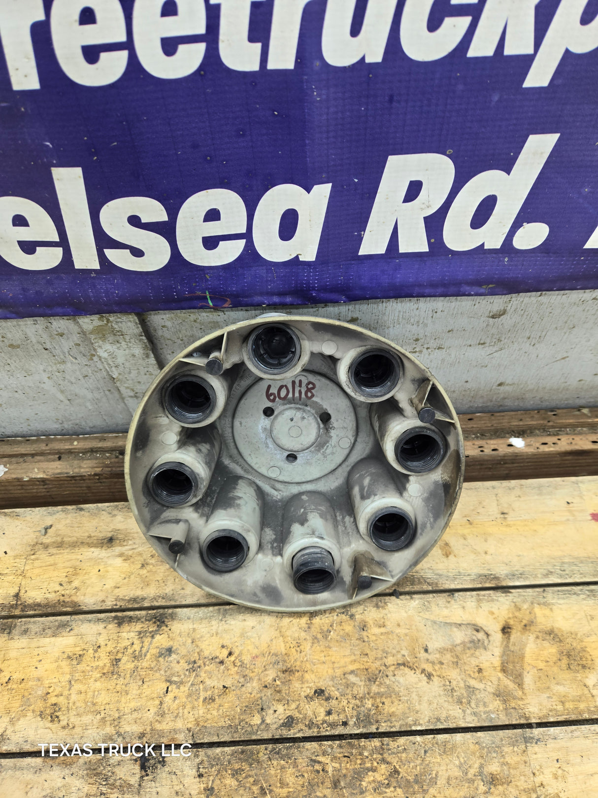 1999-2006 OEM Chevrolet Silverado 8 Lug Wheel Center Hub Cap Lug Cover