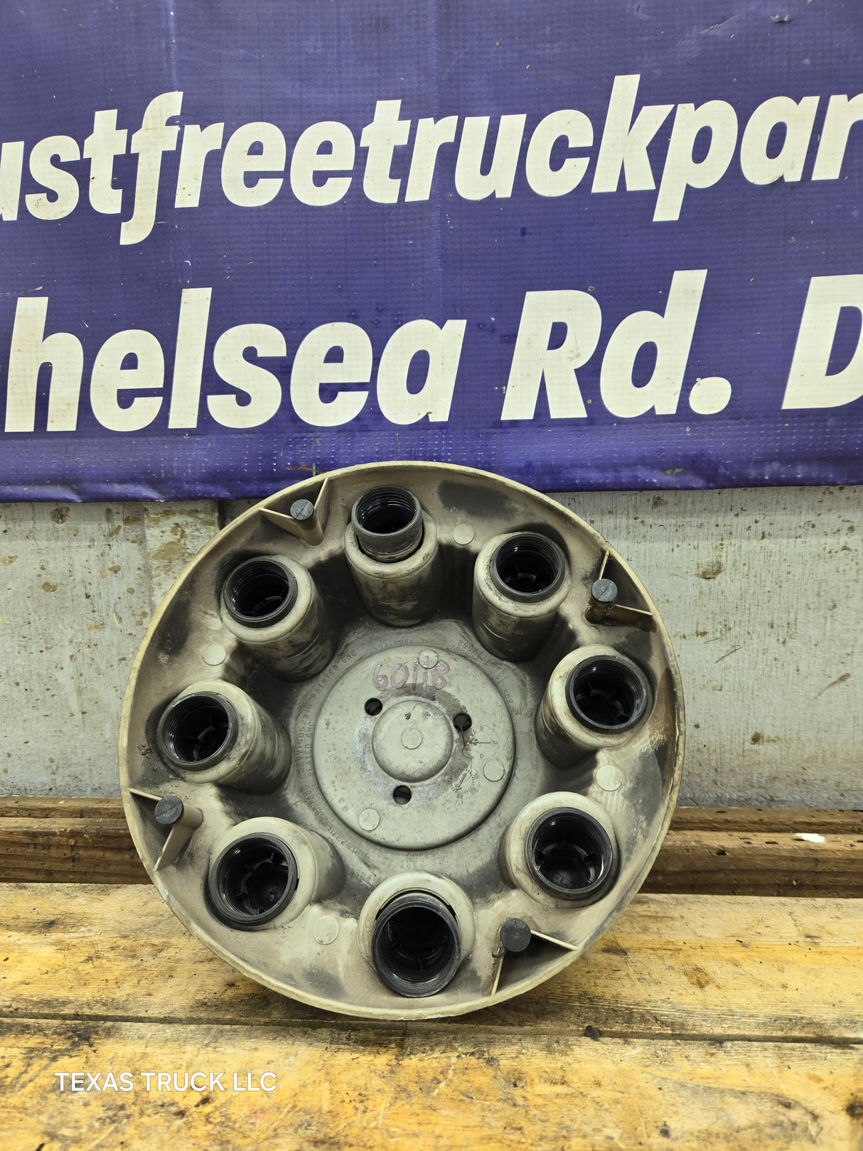 1999-2006 OEM Chevrolet Silverado 8 Lug Wheel Center Hub Cap Lug Cover