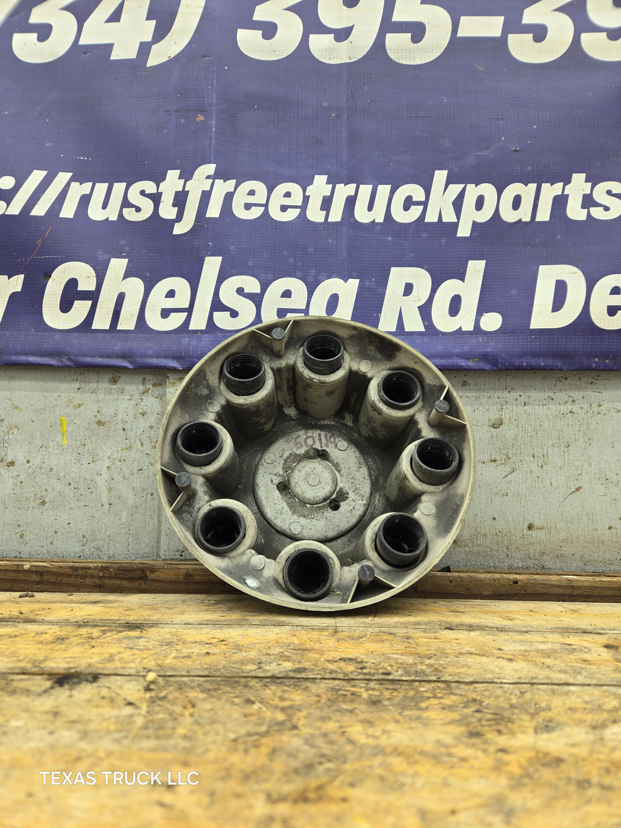 1999-2006 OEM Chevrolet Silverado 8 Lug Wheel Center Hub Cap Lug Cover