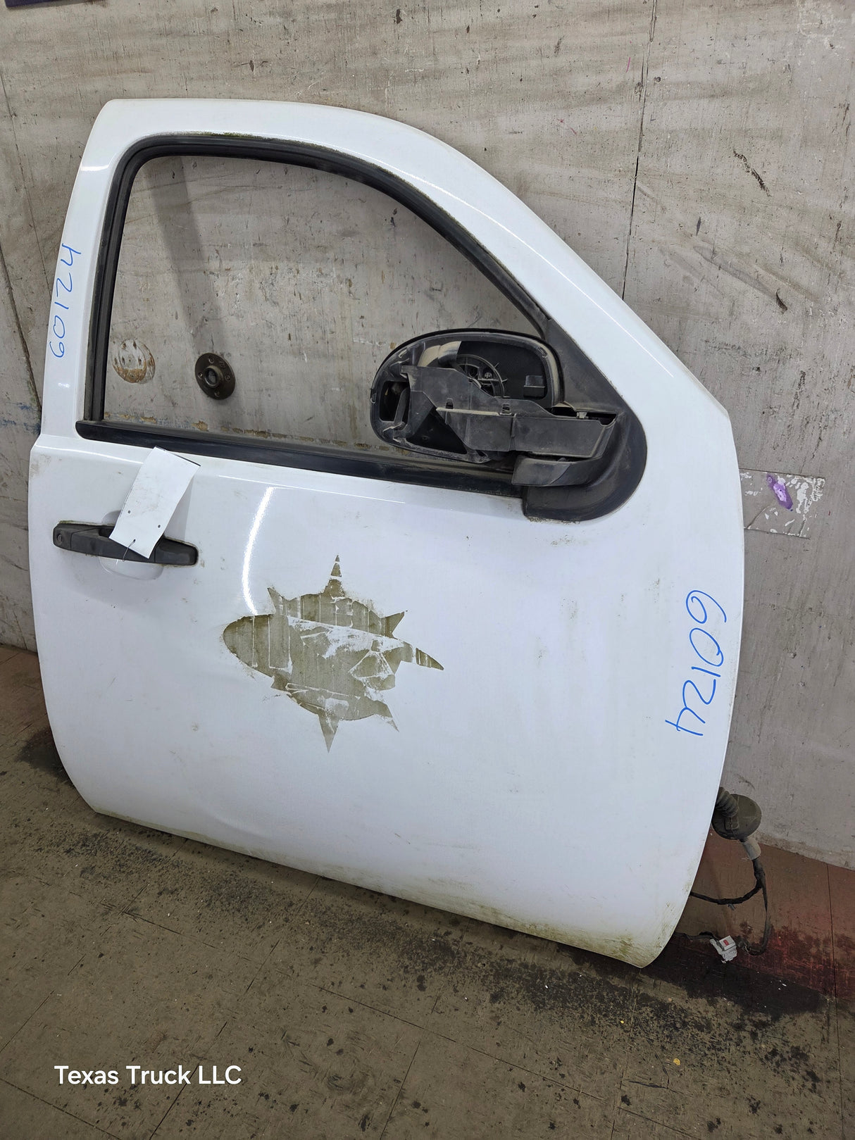 2007-2013 Chevrolet Silverado / GMC Sierra 1500 2500 3500 HD RH Front Passenger Side Door