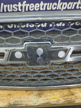 2003-2006 Chevrolet Silverado 1500 2500 3500 HD 'Cateye' Grill OEM - Chrome