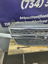 2003-2006 Chevrolet Silverado 1500 2500 3500 HD 'Cateye' Grill OEM - Chrome