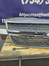 2003-2006 Chevrolet Silverado 1500 2500 3500 HD 'Cateye' Grill OEM - Chrome