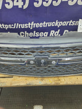 2003-2006 Chevrolet Silverado 1500 2500 3500 HD 'Cateye' Grill OEM - Chrome