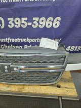 2003-2006 Chevrolet Silverado 1500 2500 3500 HD 'Cateye' Grill OEM - Chrome