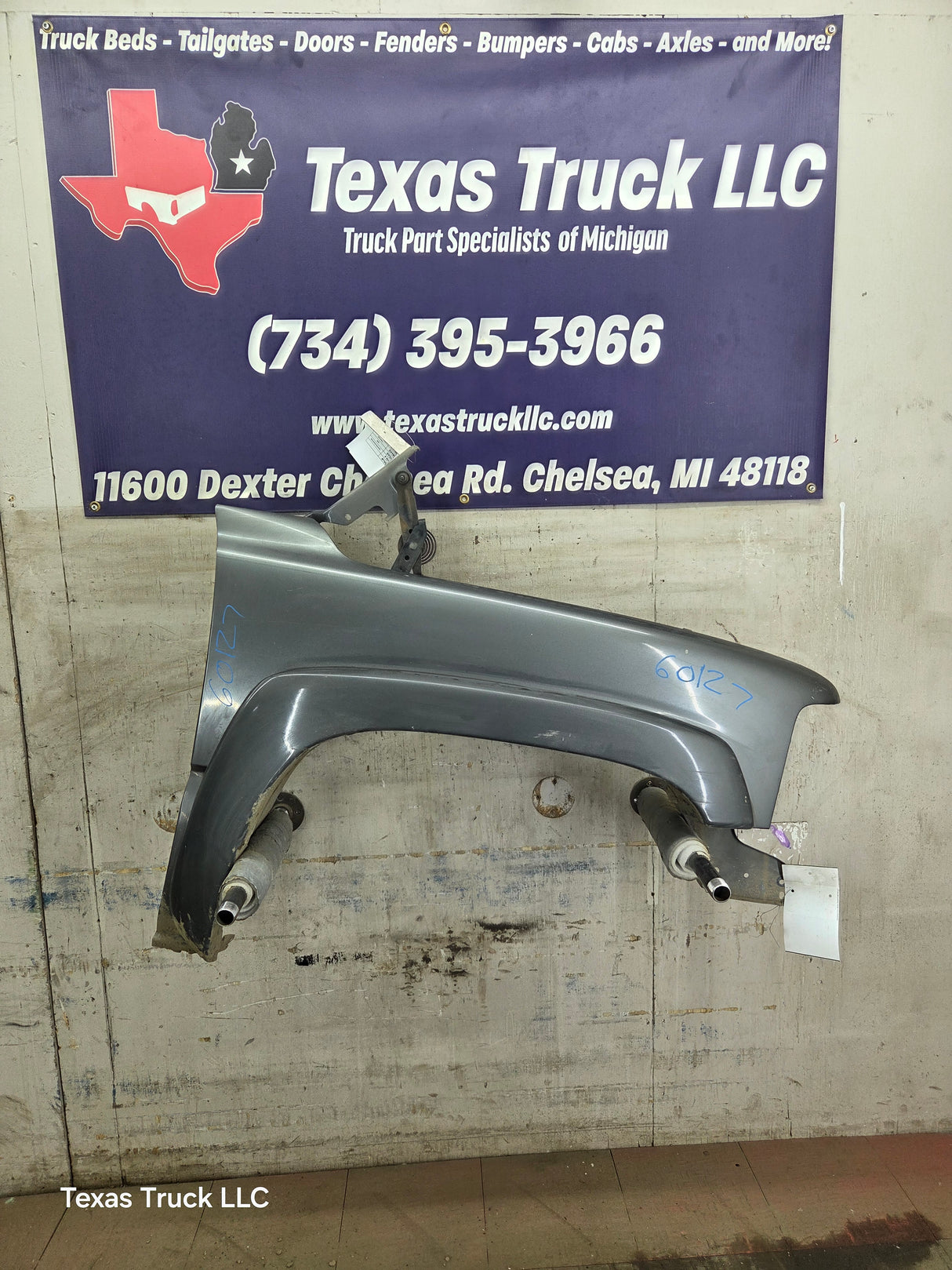 1999-2002 Chevrolet Silverado / Tahoe / Suburban 1500 2500 3500 HD Passenger Front Fender - White