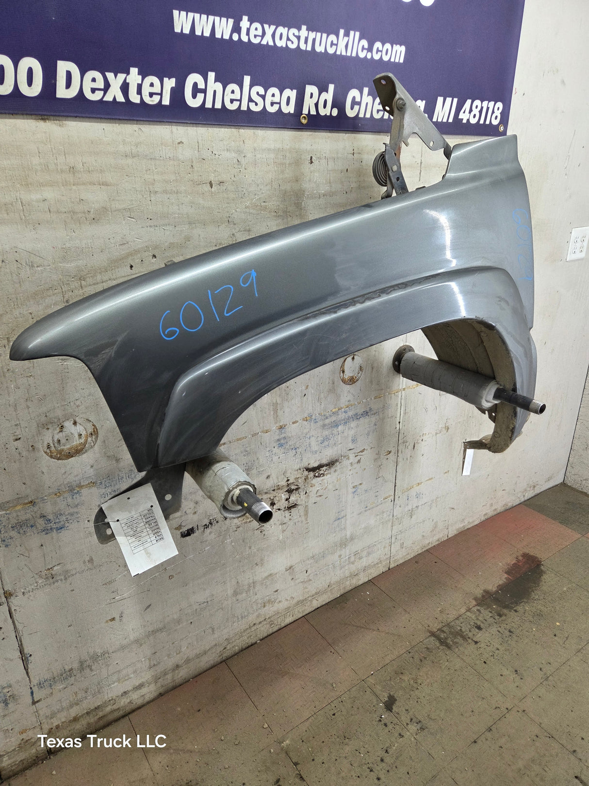 1999-2002 Chevrolet Silverado / Tahoe / Suburban 1500 2500 3500 HD LH Driver Side Front Fender