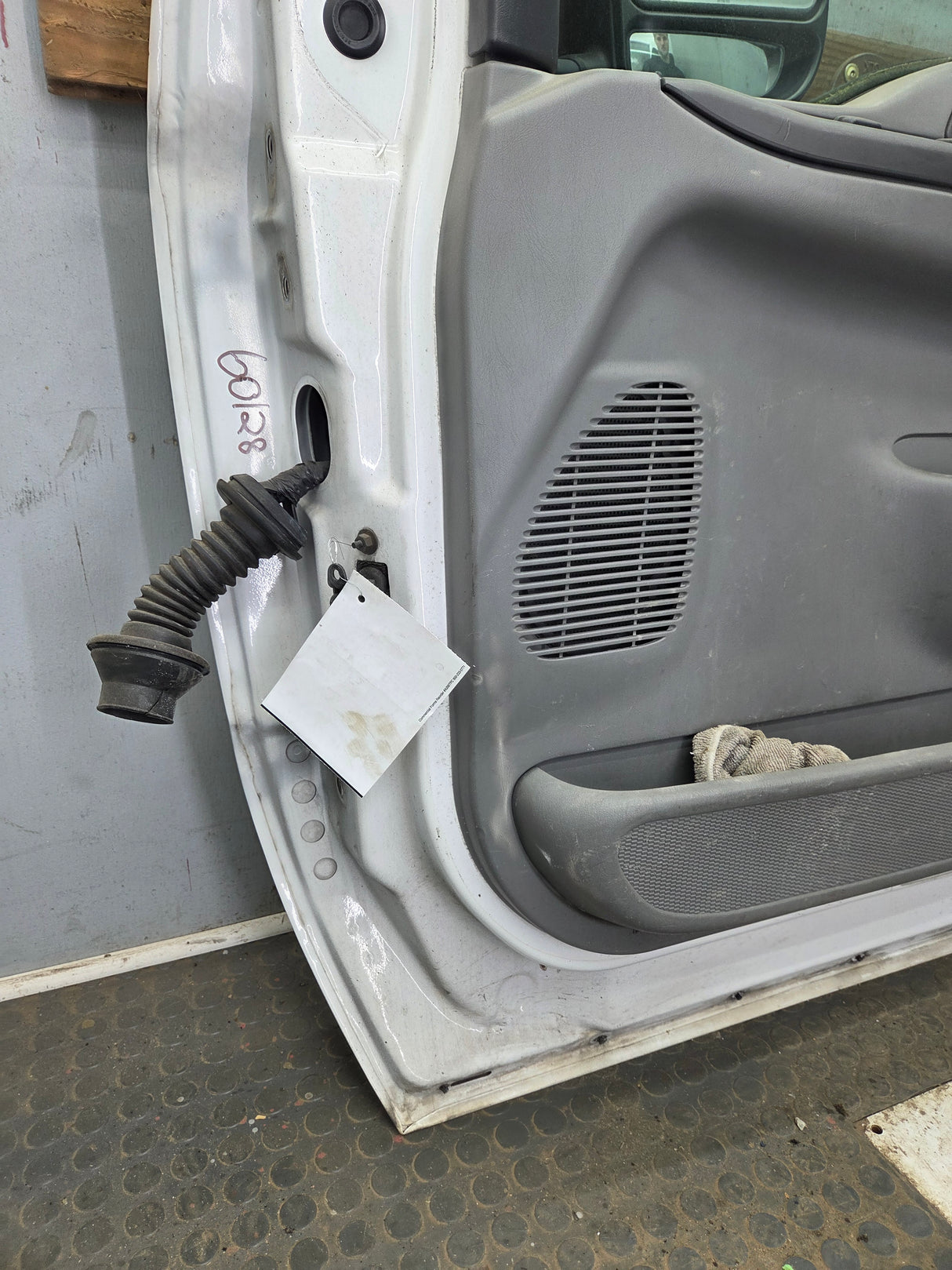 1999-2011 Ford Super Duty / Excursion Front Passenger RH Door F250 F350 F450 F550