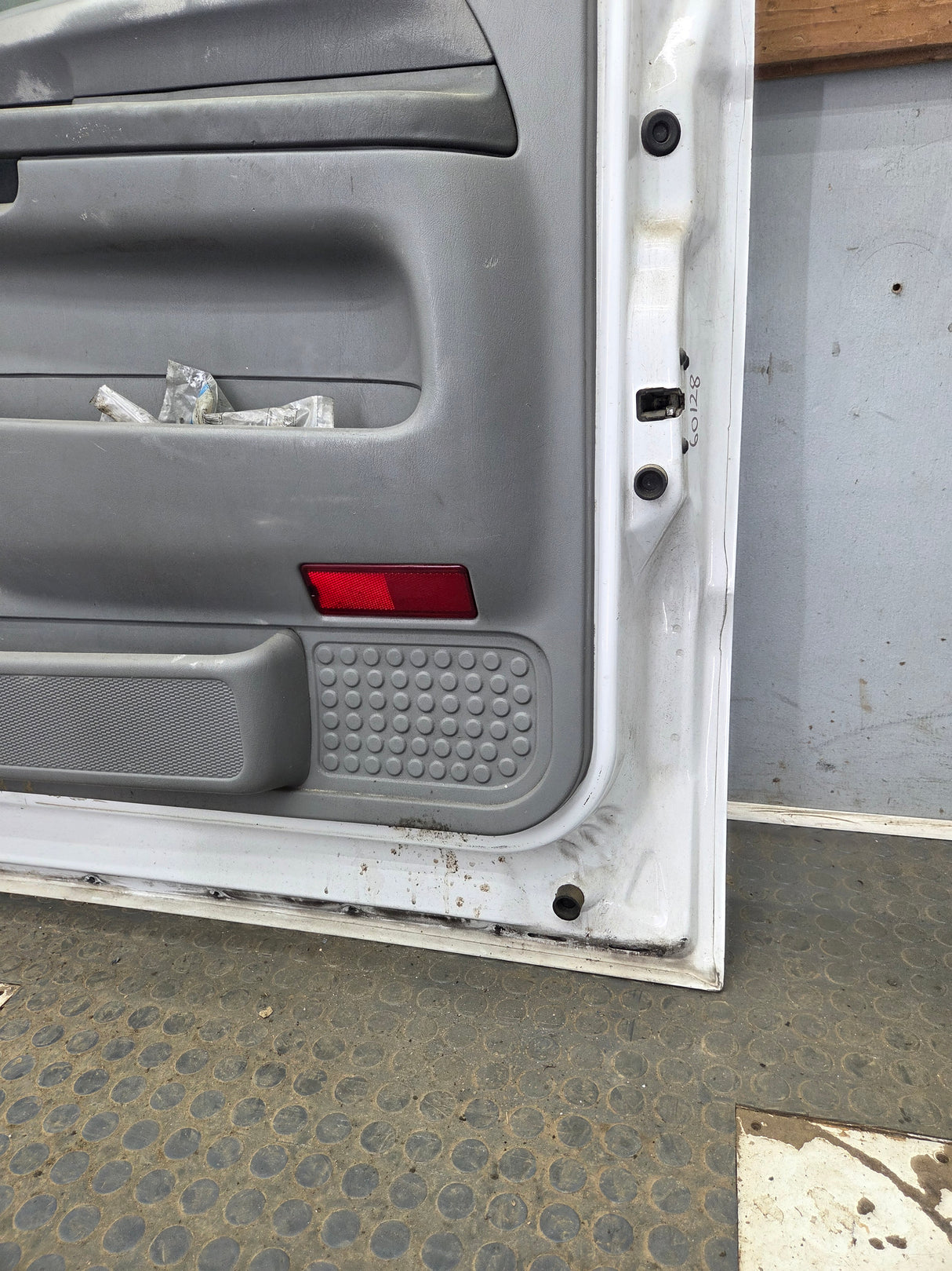 1999-2011 Ford Super Duty / Excursion Front Passenger RH Door F250 F350 F450 F550