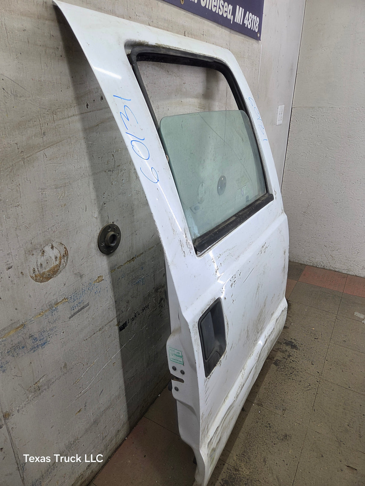 1999-2011 Ford Super Duty F250 F350 F450 F550 RH Crew Cab Passenger Side Rear Door
