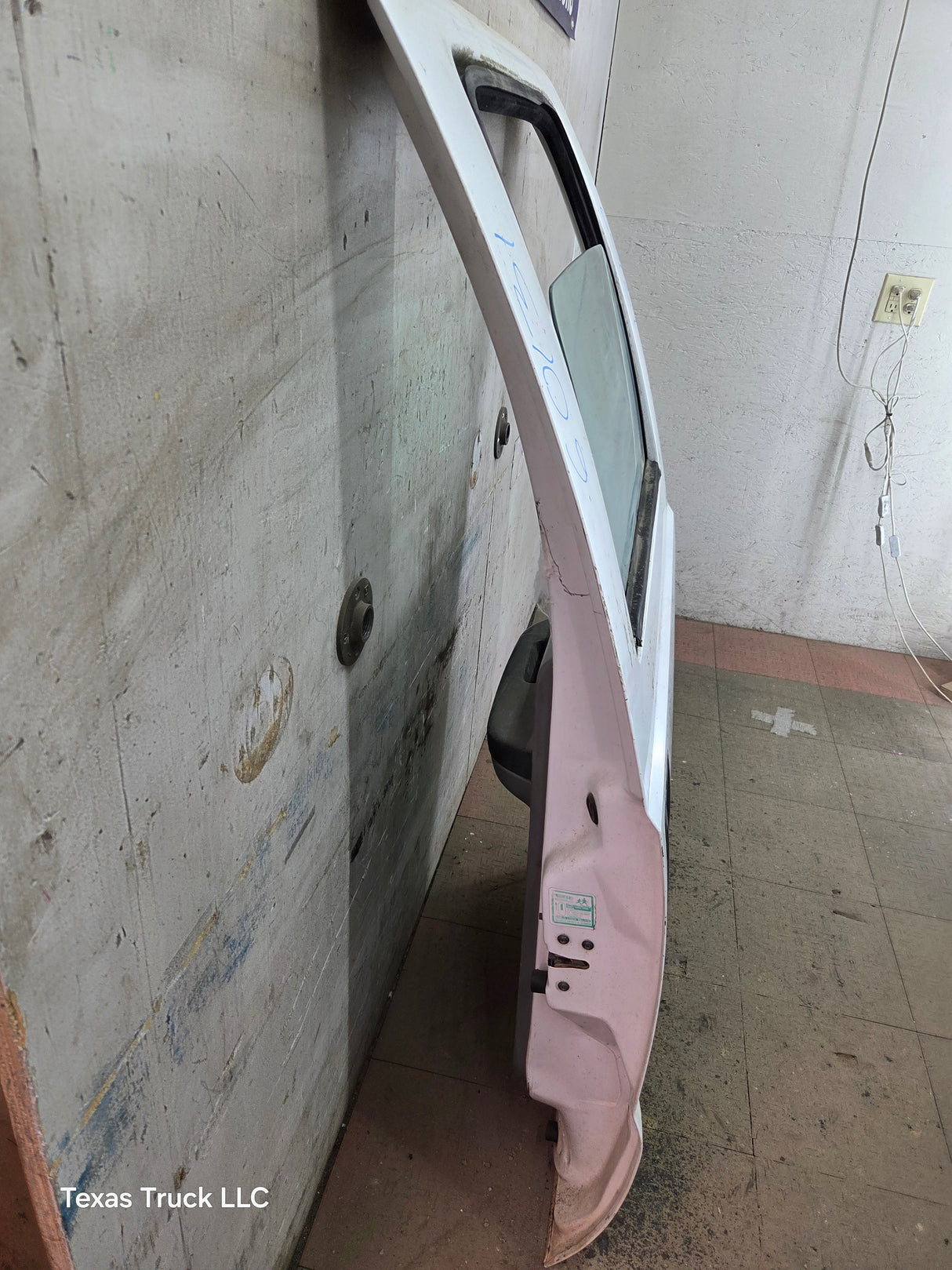1999-2011 Ford Super Duty F250 F350 F450 F550 RH Crew Cab Passenger Side Rear Door