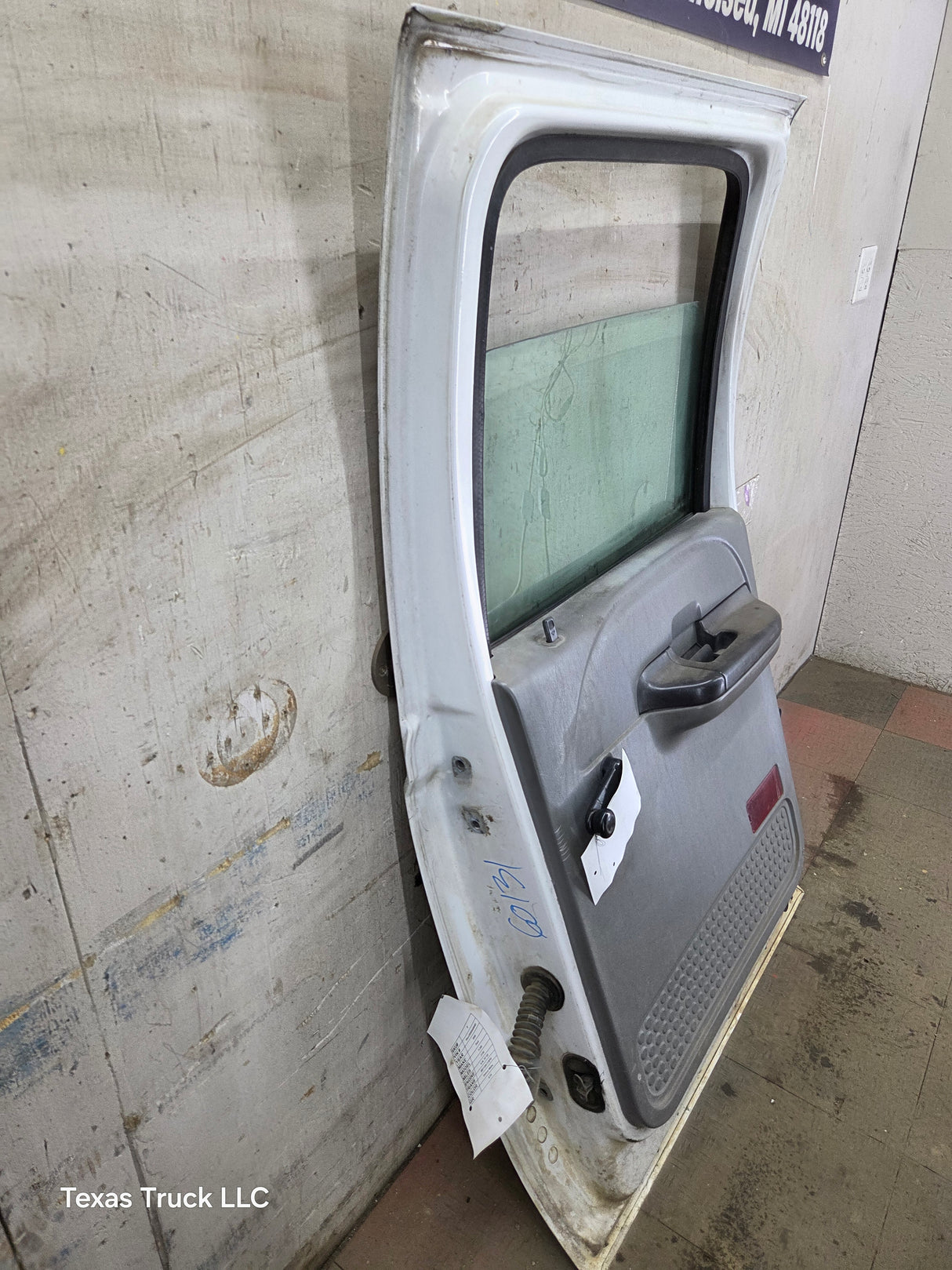 1999-2011 Ford Super Duty F250 F350 F450 F550 RH Crew Cab Passenger Side Rear Door
