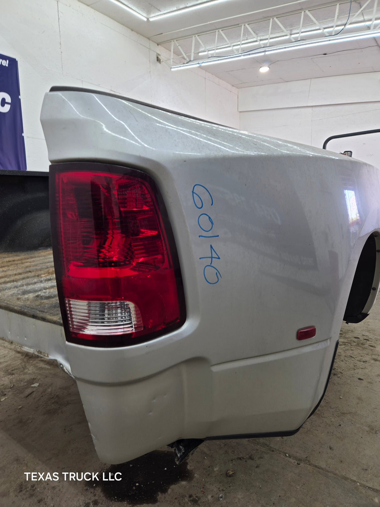 2009-2018 Dodge Ram 3500 4500 4th Gen Dually 8' Truck Truck Bed Good Passenger side