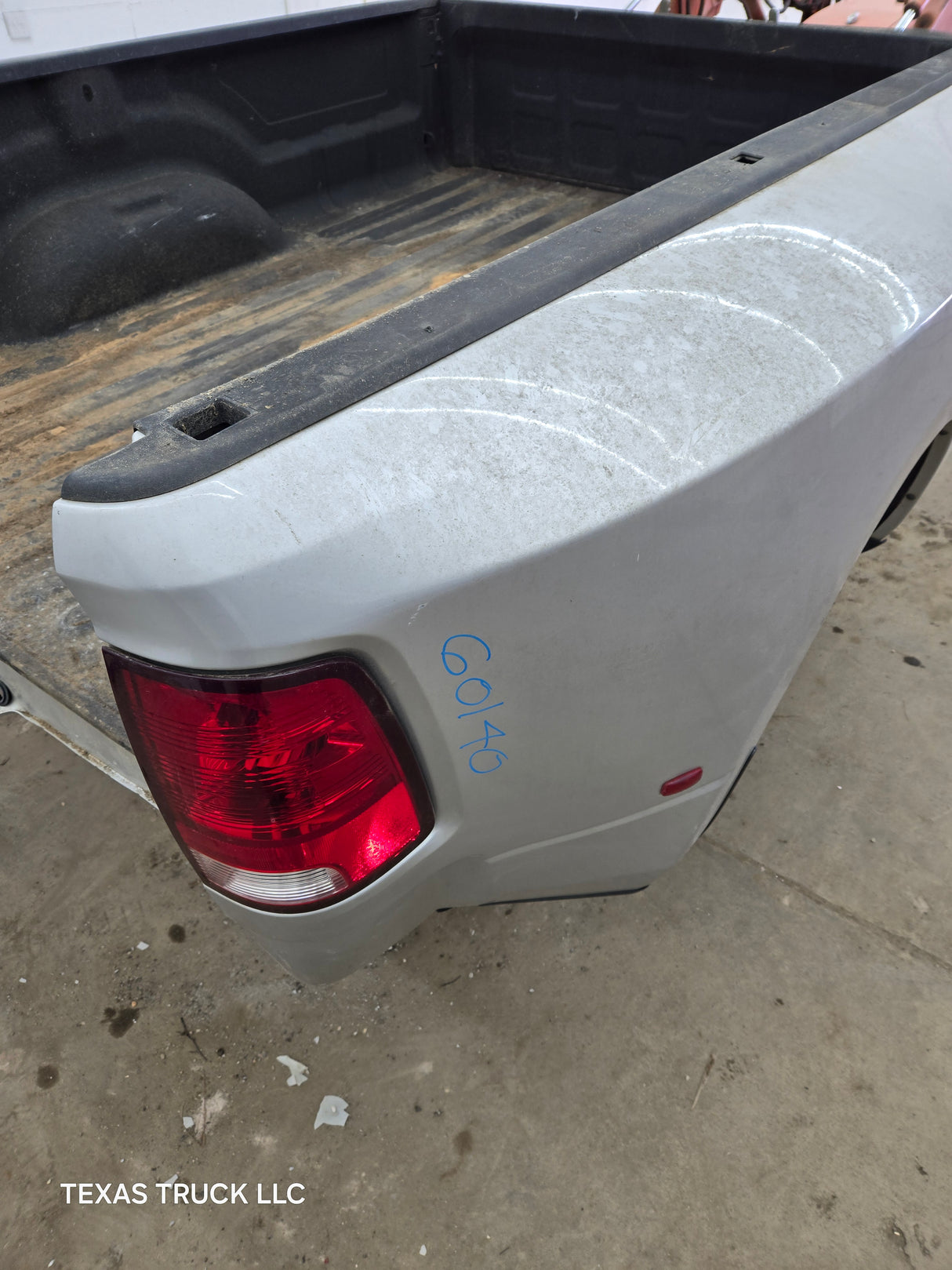 2009-2018 Dodge Ram 3500 4500 4th Gen Dually 8' Truck Truck Bed Good Passenger side