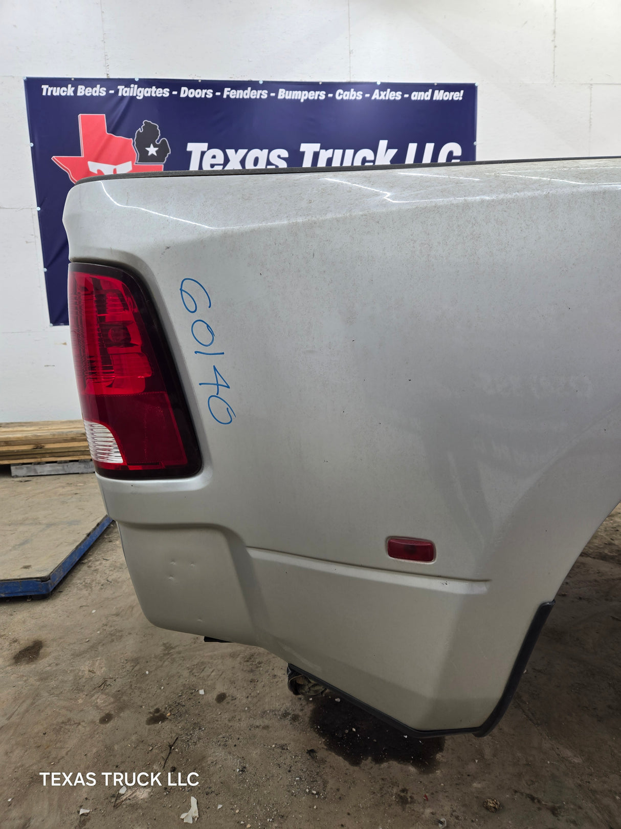 2009-2018 Dodge Ram 3500 4500 4th Gen Dually 8' Truck Truck Bed Good Passenger side