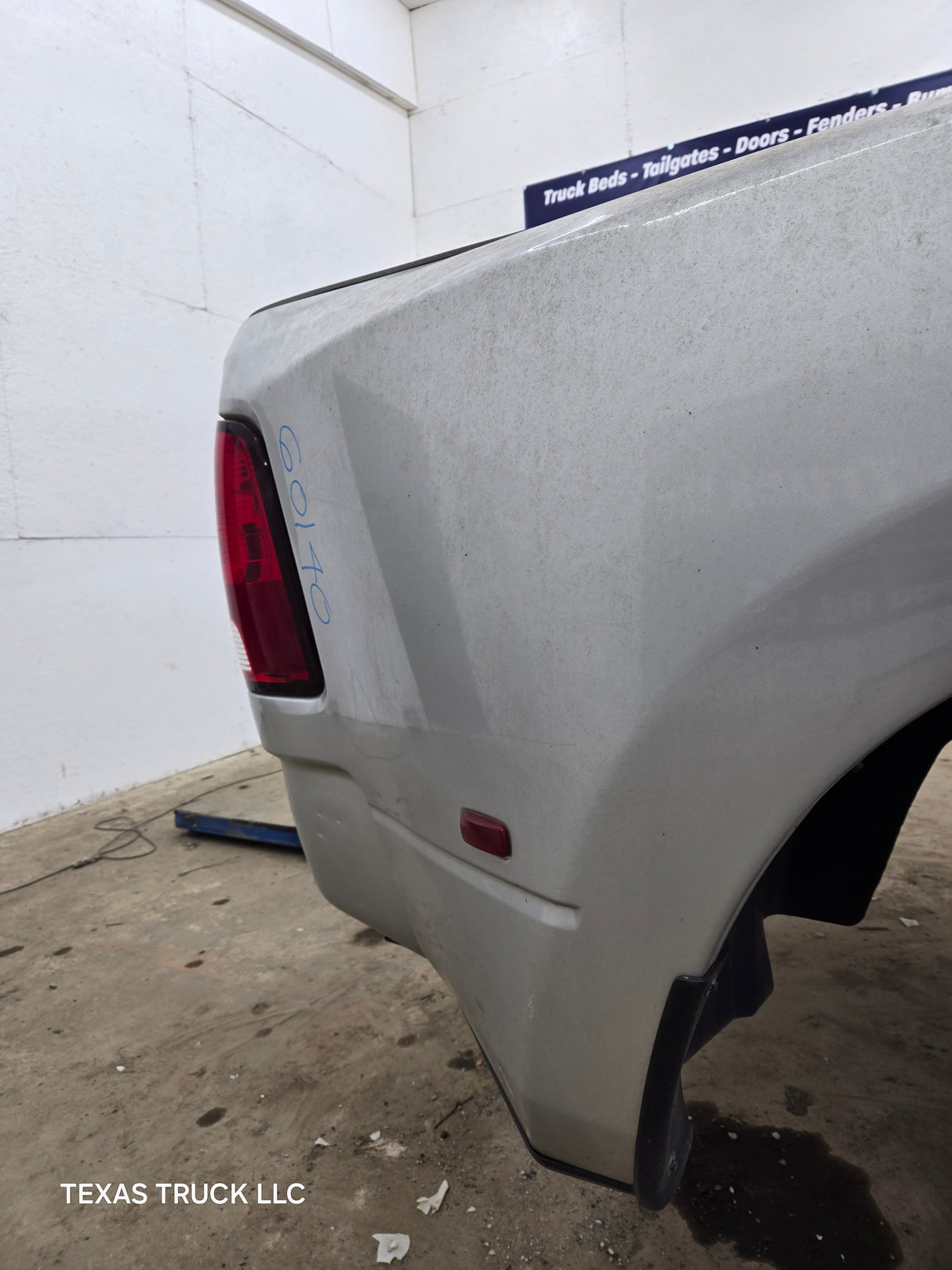 2009-2018 Dodge Ram 3500 4500 4th Gen Dually 8' Truck Truck Bed Good Passenger side
