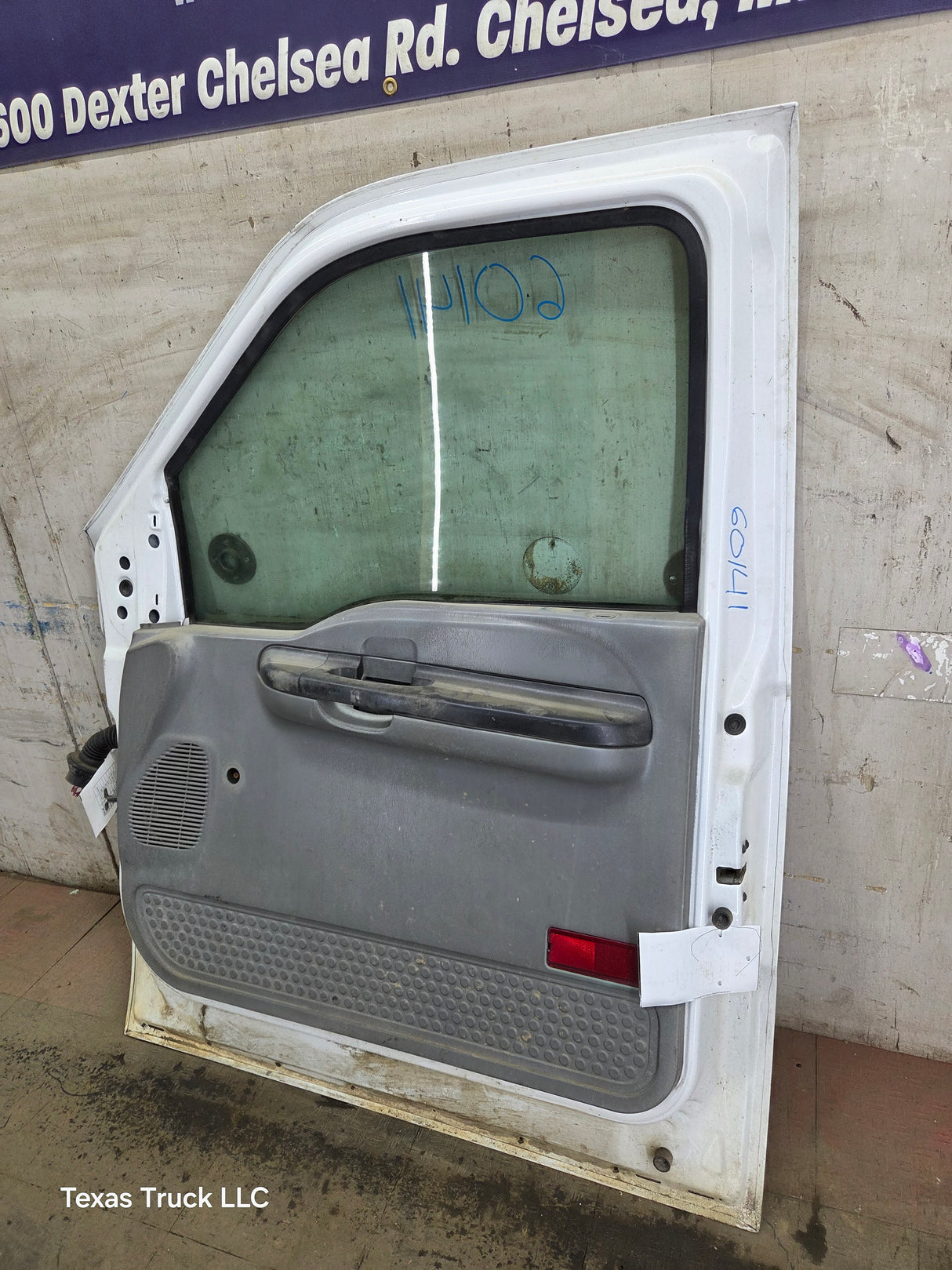 1999-2011 Ford Super Duty / Excursion Front Passenger RH Door F250 F350 F450 F550