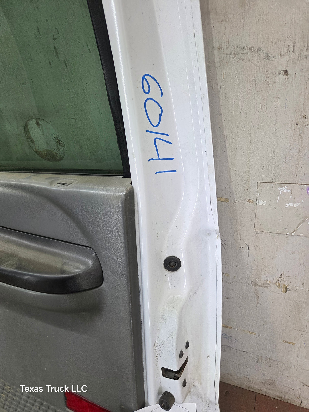 1999-2011 Ford Super Duty / Excursion Front Passenger RH Door F250 F350 F450 F550