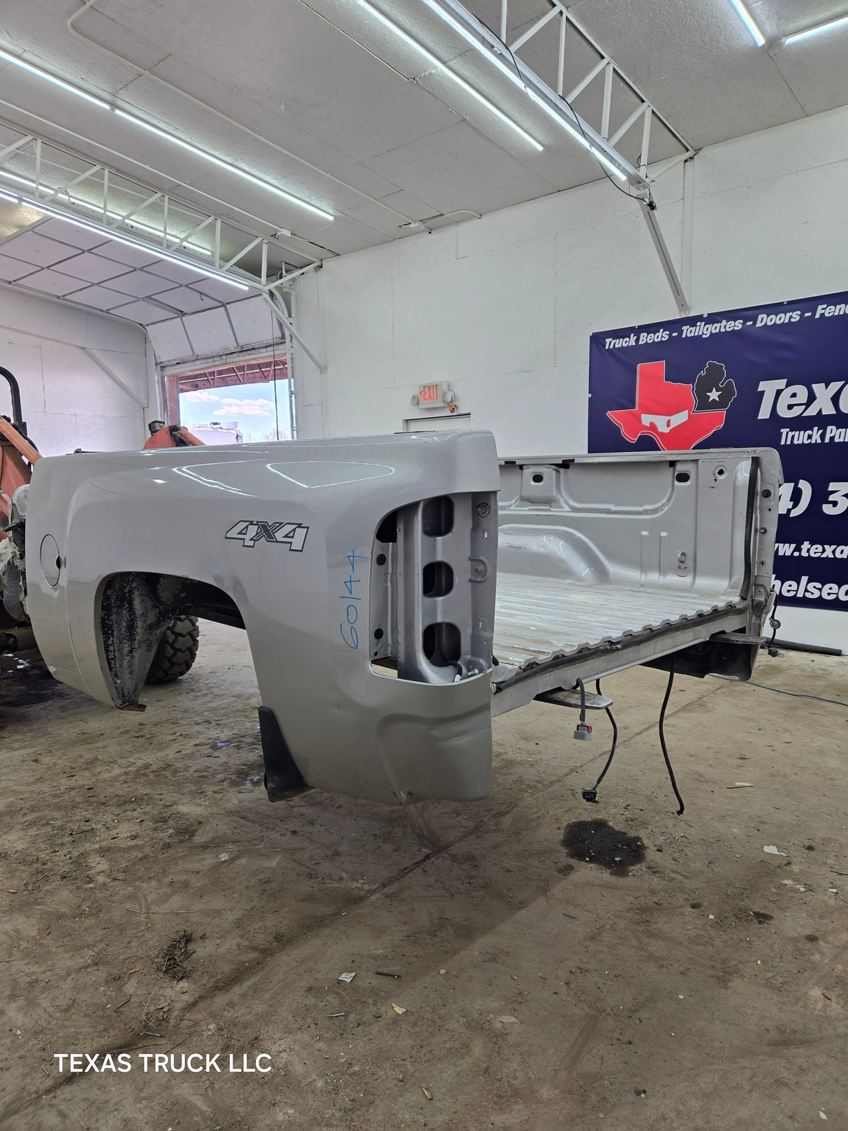 2007-2013 Chevrolet Silverado 1500 2500 3500 HD 6' 6" Short Truck