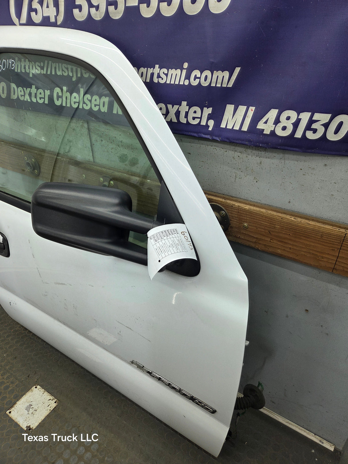 1999-2006 Chevrolet Silverado / GMC Sierra 1500 2500 3500 HD Front Passenger side Door RH