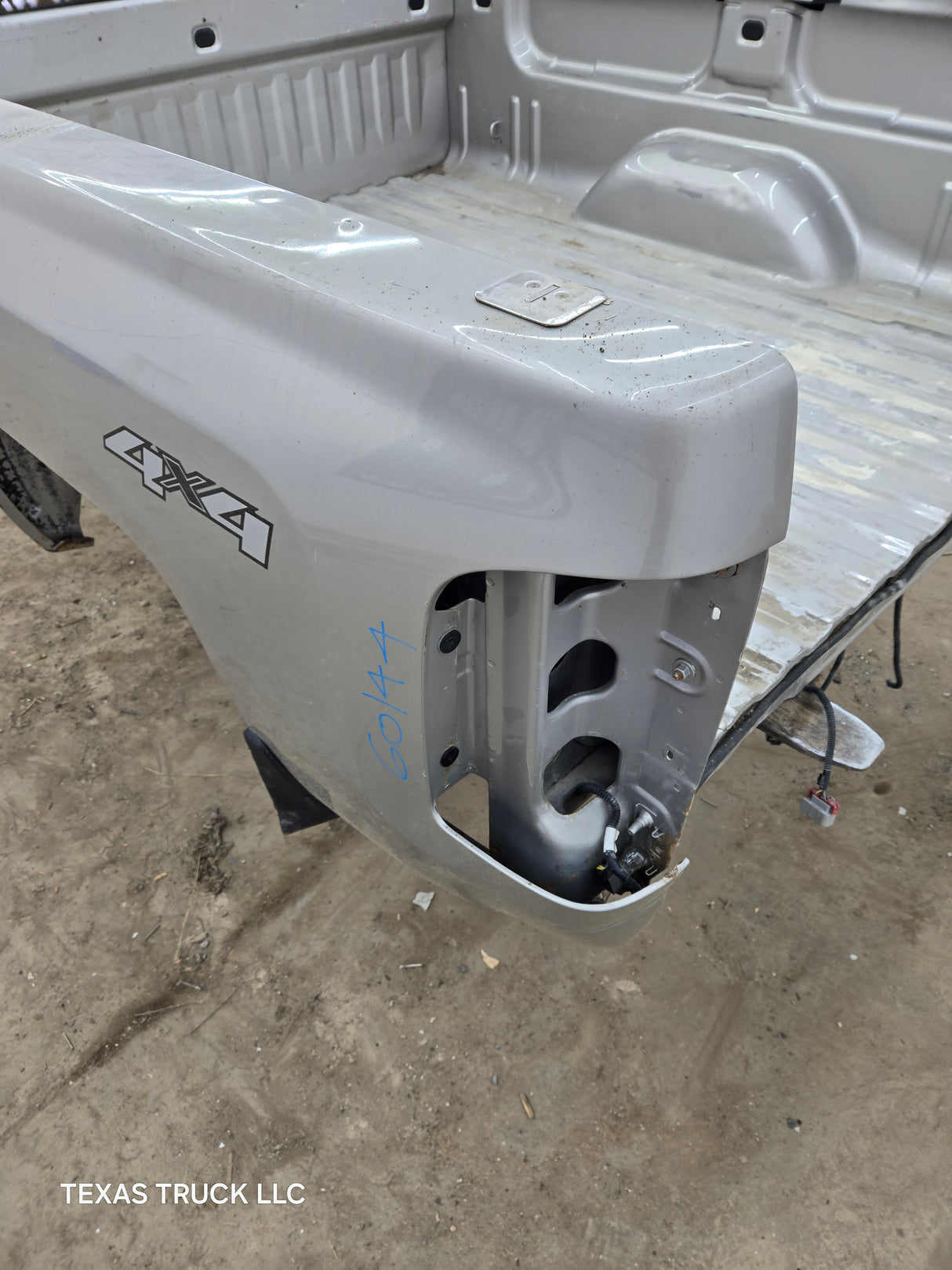 2007-2013 Chevrolet Silverado 1500 2500 3500 HD 6' 6" Short Truck