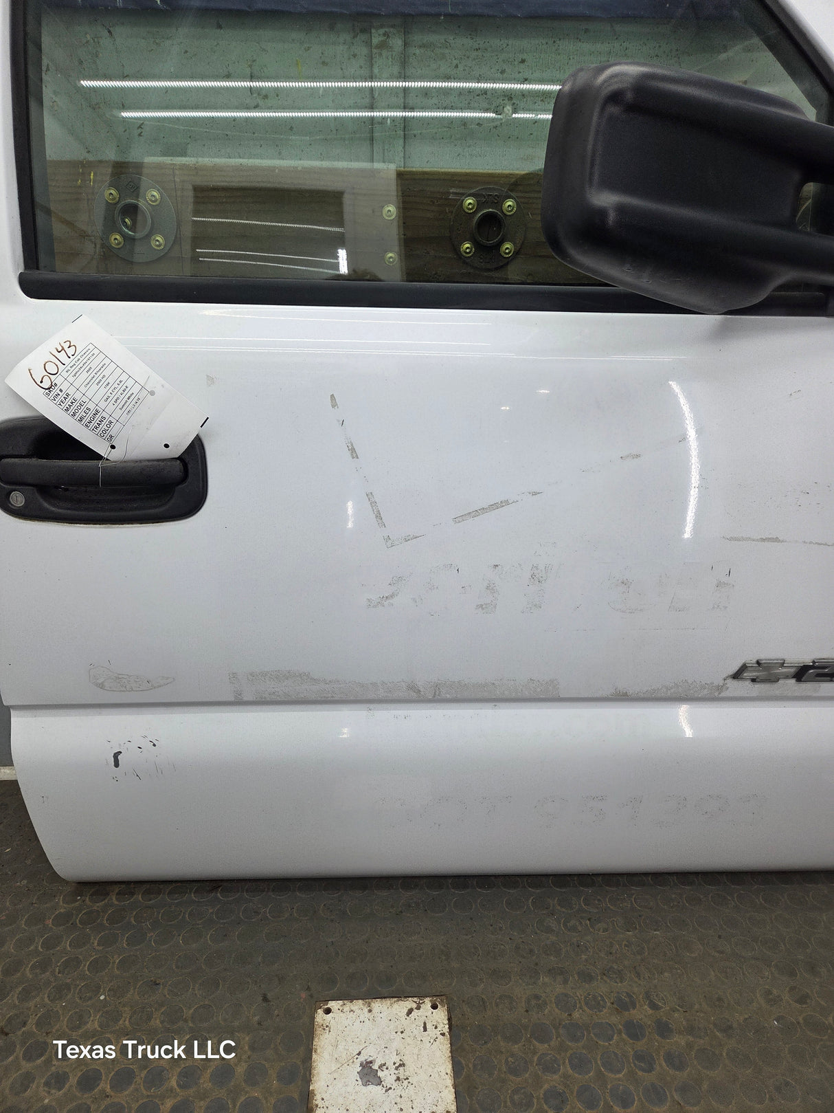 1999-2006 Chevrolet Silverado / GMC Sierra 1500 2500 3500 HD Front Passenger side Door RH