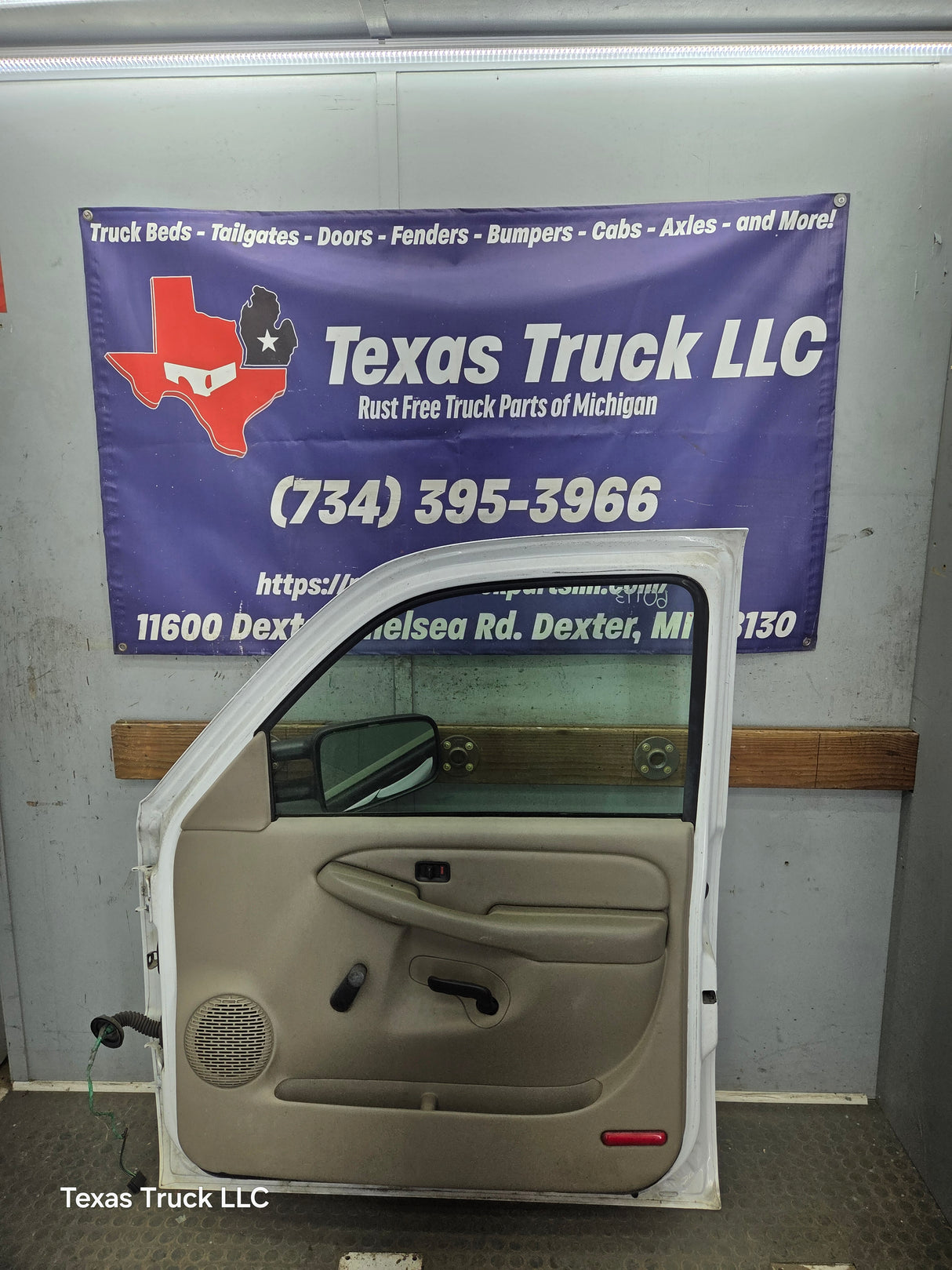 1999-2006 Chevrolet Silverado / GMC Sierra 1500 2500 3500 HD Front Passenger side Door RH