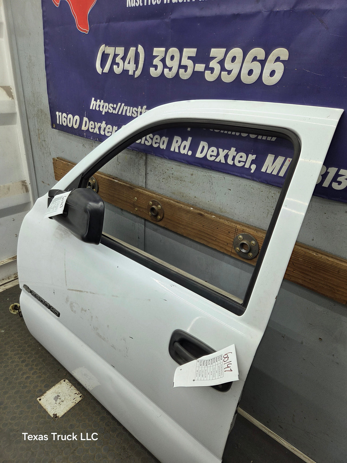 1999-2006 Chevrolet Silverado / GMC Sierra 1500 2500 3500 HD Front Driver Side Door LH