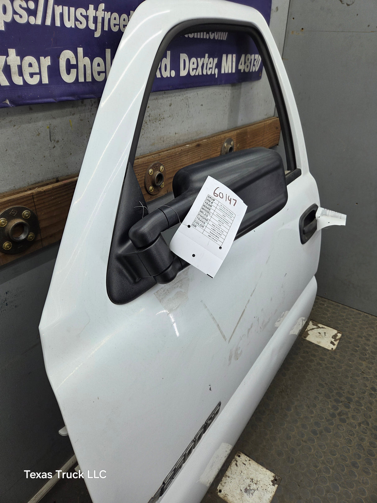 1999-2006 Chevrolet Silverado / GMC Sierra 1500 2500 3500 HD Front Driver Side Door LH