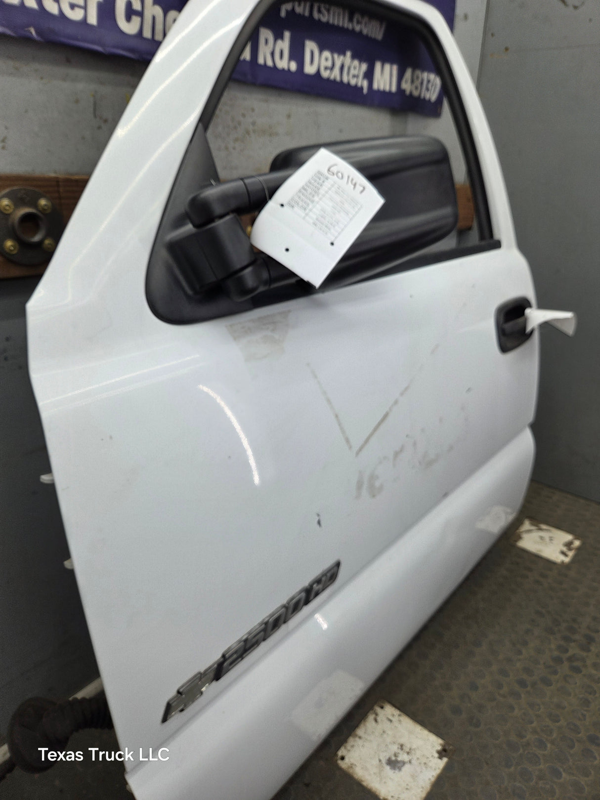 1999-2006 Chevrolet Silverado / GMC Sierra 1500 2500 3500 HD Front Driver Side Door LH