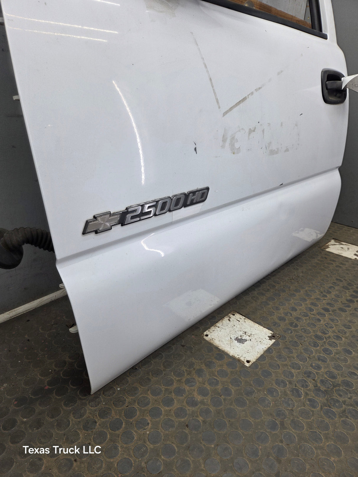 1999-2006 Chevrolet Silverado / GMC Sierra 1500 2500 3500 HD Front Driver Side Door LH