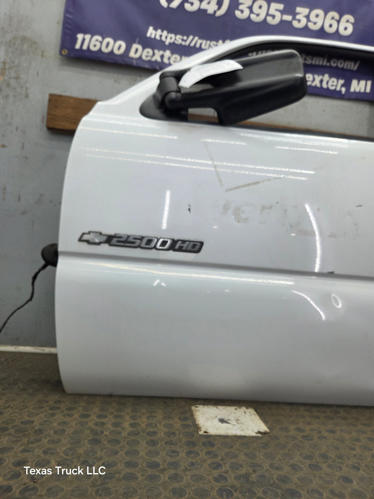 1999-2006 Chevrolet Silverado / GMC Sierra 1500 2500 3500 HD Front Driver Side Door LH