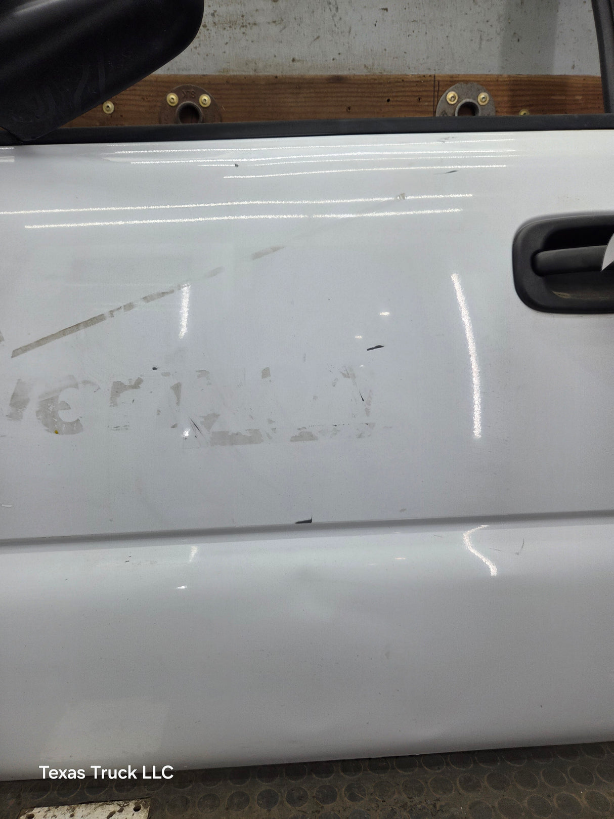 1999-2006 Chevrolet Silverado / GMC Sierra 1500 2500 3500 HD Front Driver Side Door LH