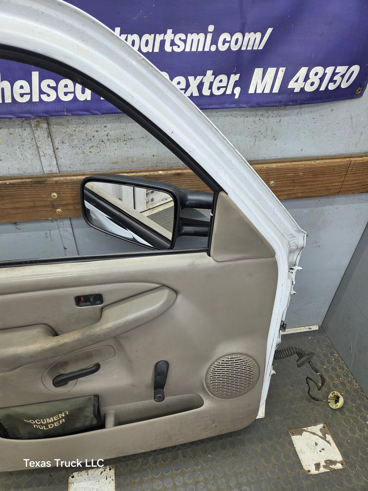 1999-2006 Chevrolet Silverado / GMC Sierra 1500 2500 3500 HD Front Driver Side Door LH