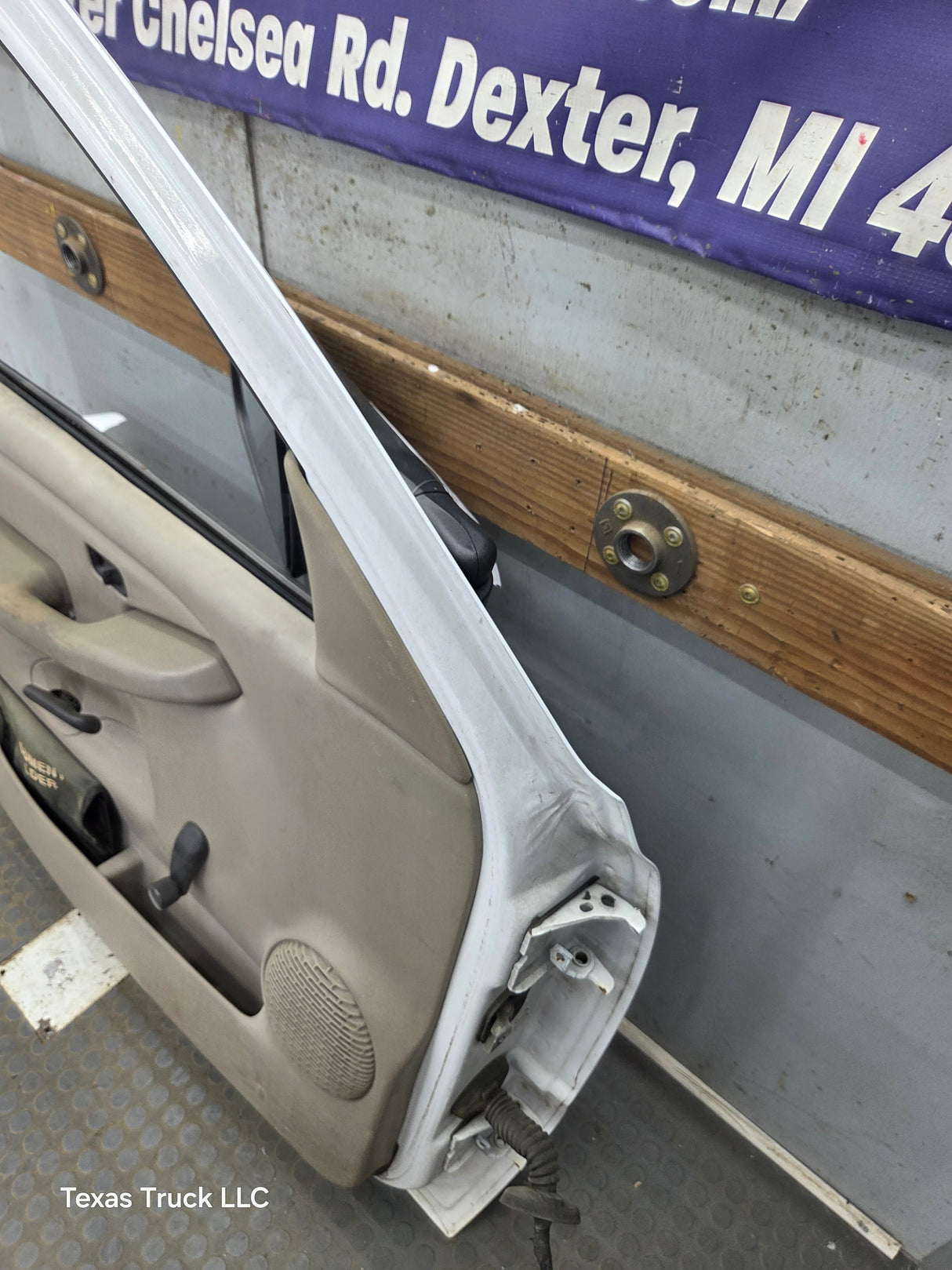 1999-2006 Chevrolet Silverado / GMC Sierra 1500 2500 3500 HD Front Driver Side Door LH