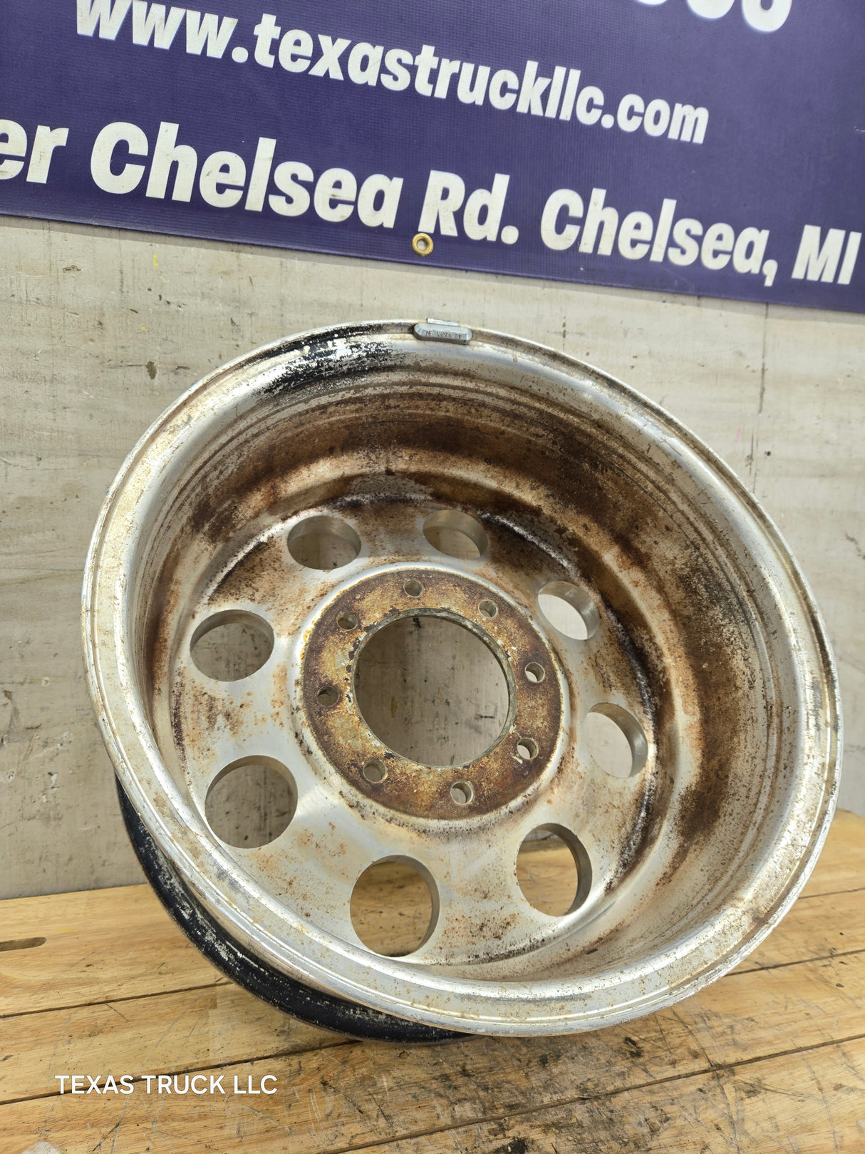 2005-2007 Ford Super Duty F250 F350 17" x 7.5" Aluminum Wheel 8x170 SRW