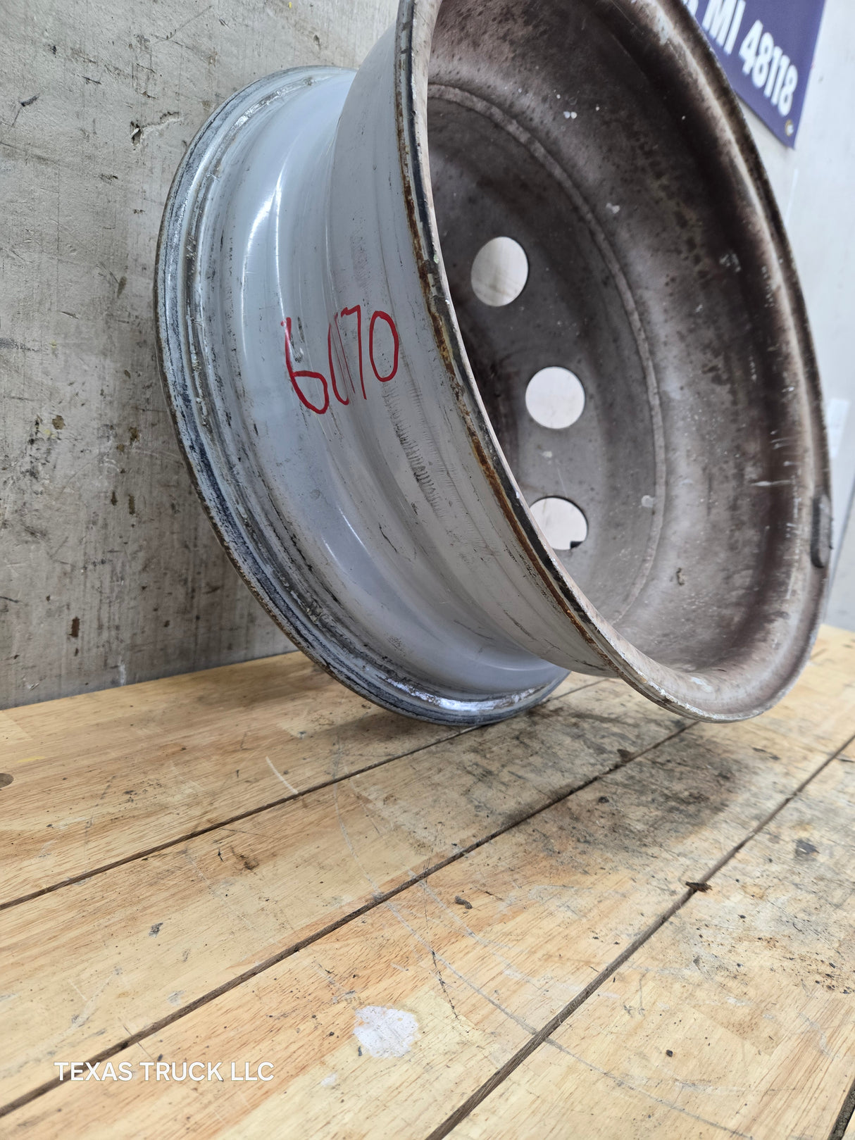 1992-2007 Ford Van E350 8 lug Dually Wheel