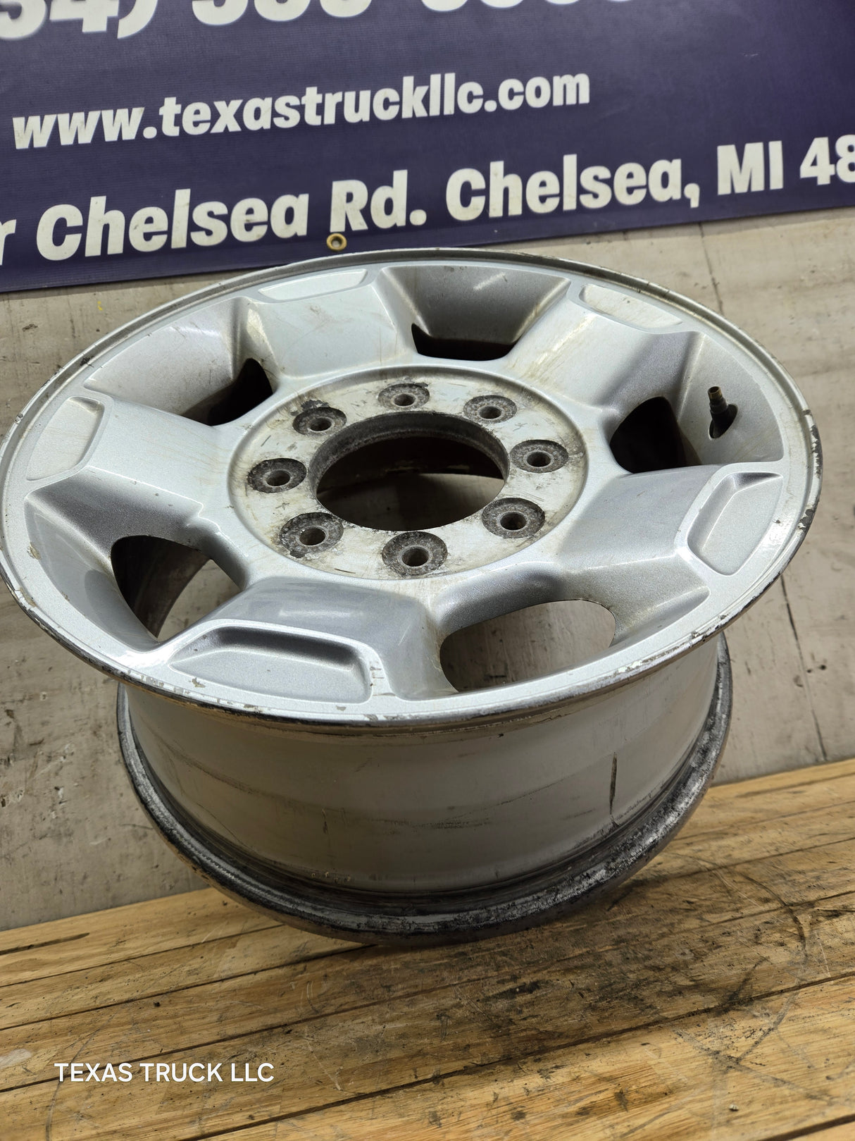 2010-2016 Ford Super Duty F250 F350 17" x 7.5" Aluminum Wheel 8x170 SRW