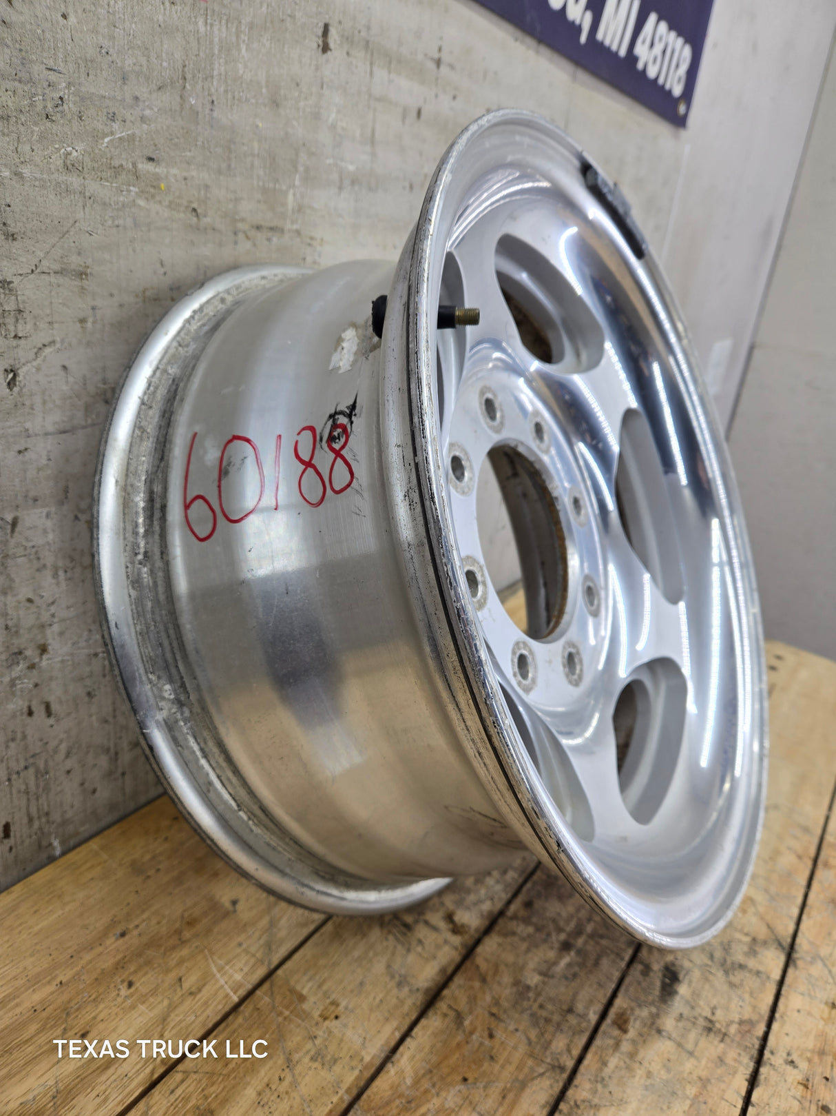 1999-2004 Ford F250 F350 Super Duty Excursion 16" Polished Aluminum Wheel Rim