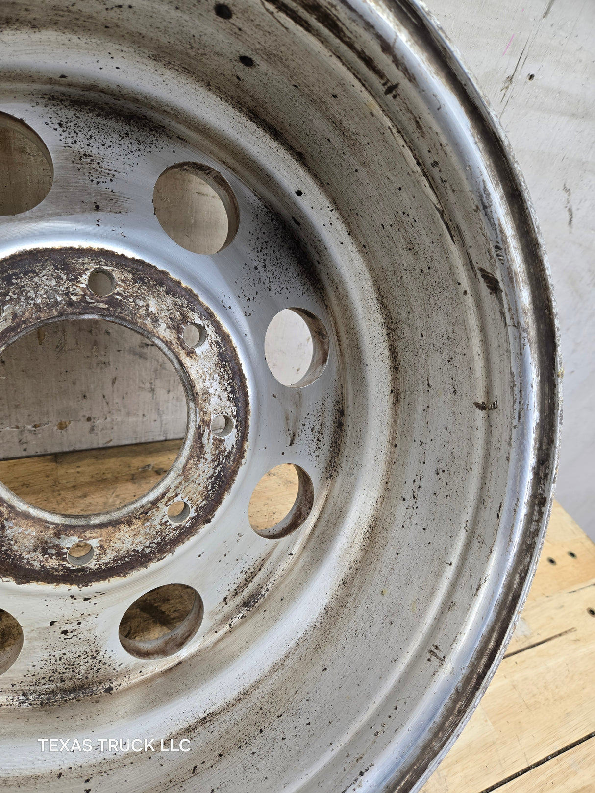 2005-2007 Ford Super Duty F250 F350 17" x 7.5" Aluminum Wheel 8x170 SRW