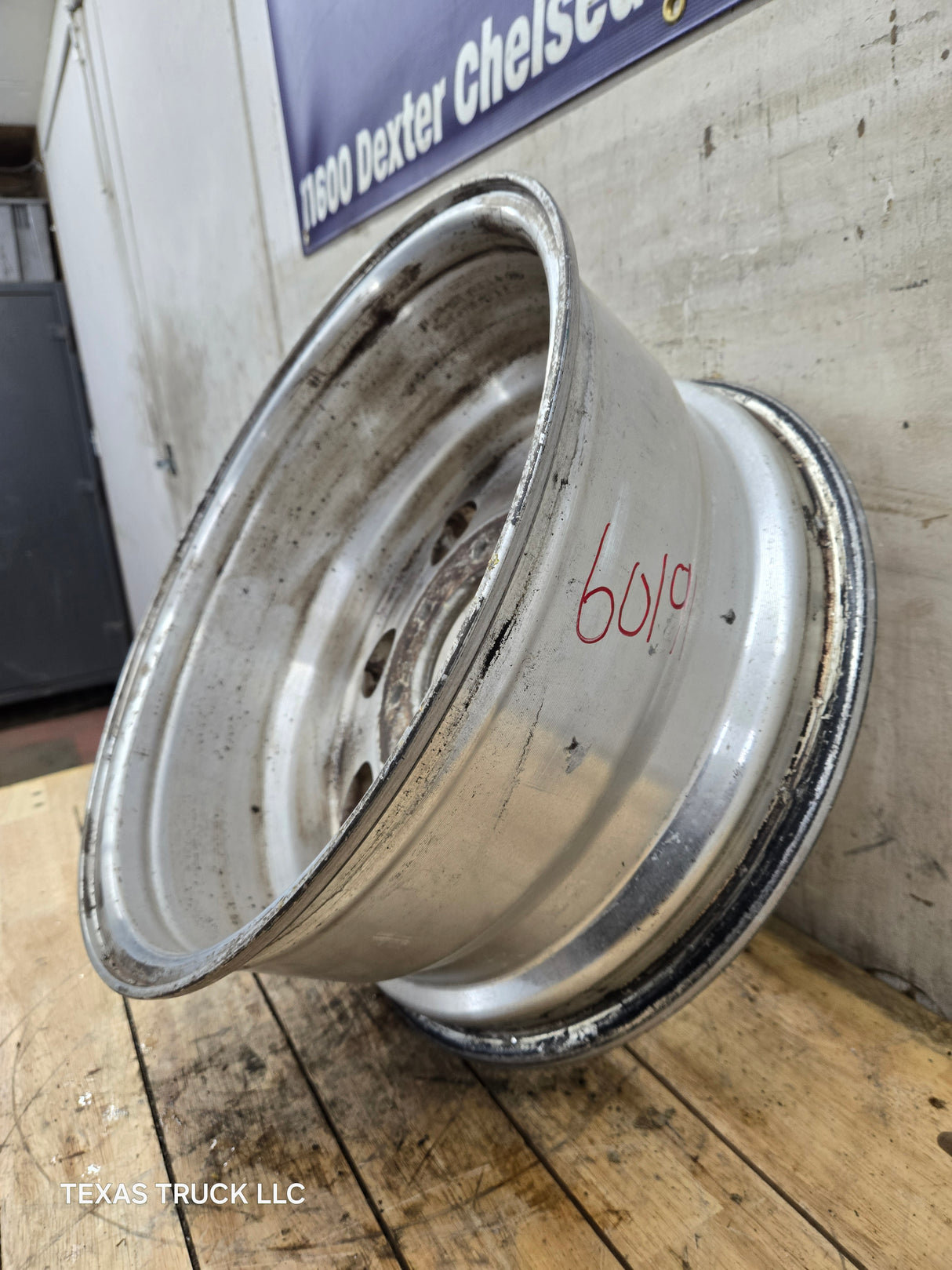 2005-2007 Ford Super Duty F250 F350 17" x 7.5" Aluminum Wheel 8x170 SRW