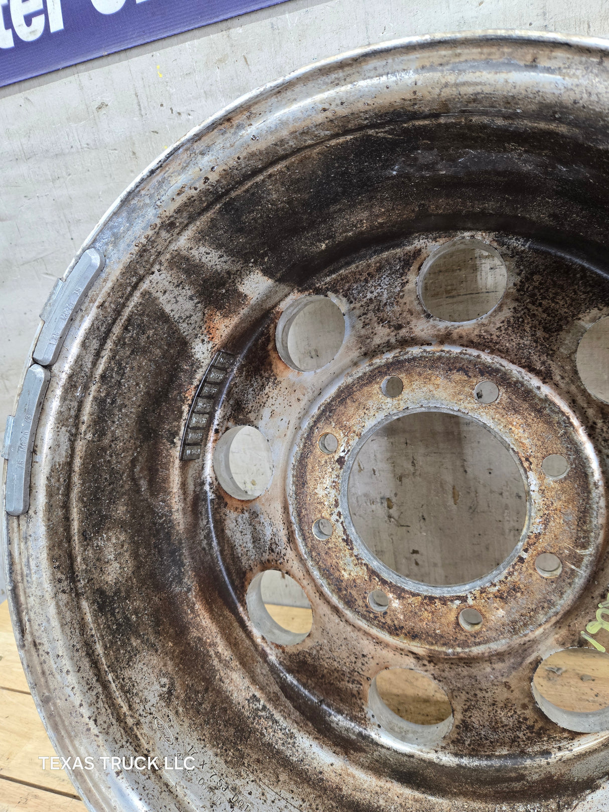 2005-2007 Ford Super Duty F250 F350 17" x 7.5" Aluminum Wheel 8x170 SRW