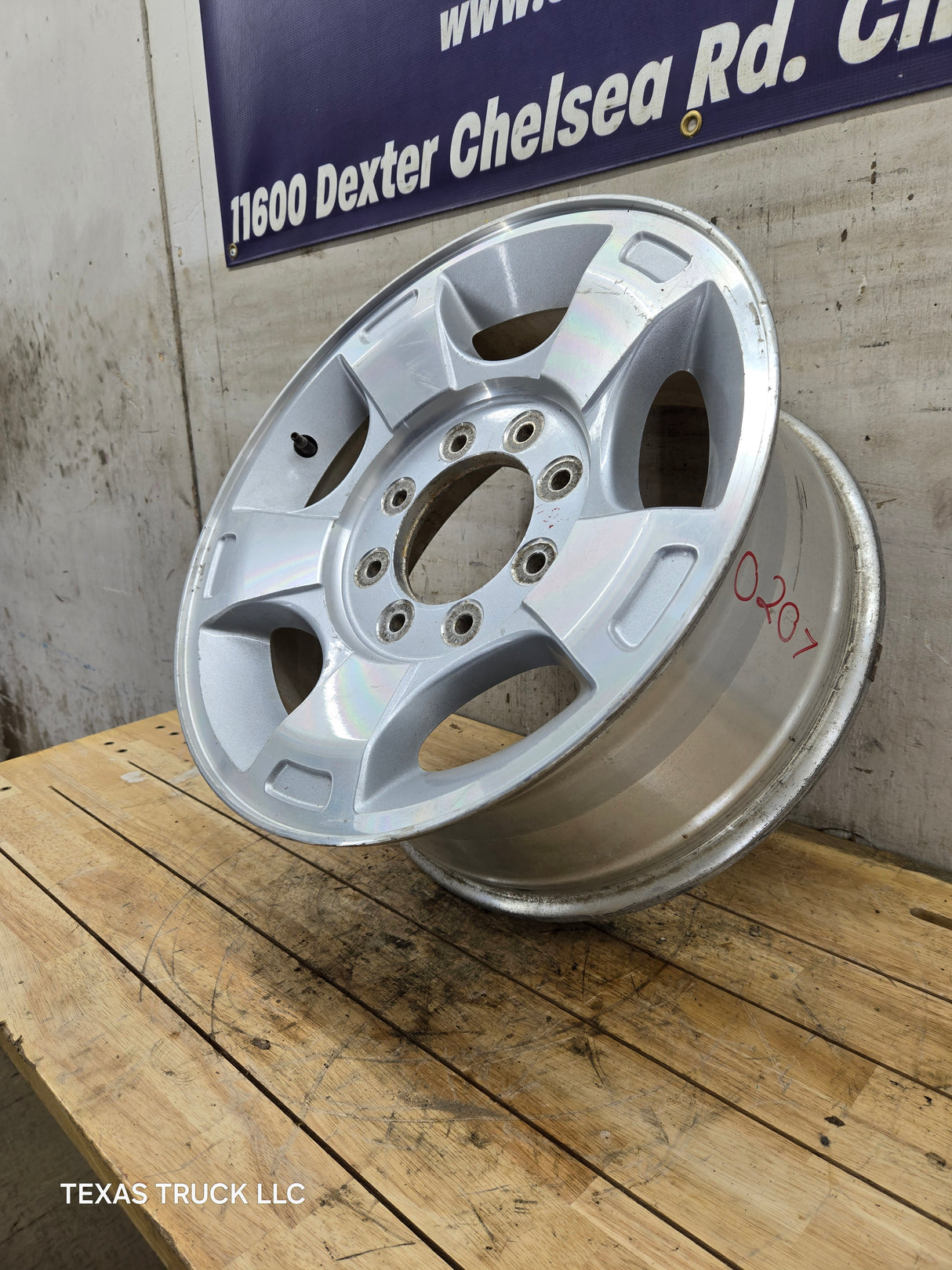2009-2016 Ford Super Duty F250 F350 18" x 8" Aluminum Wheel 8x170 SRW