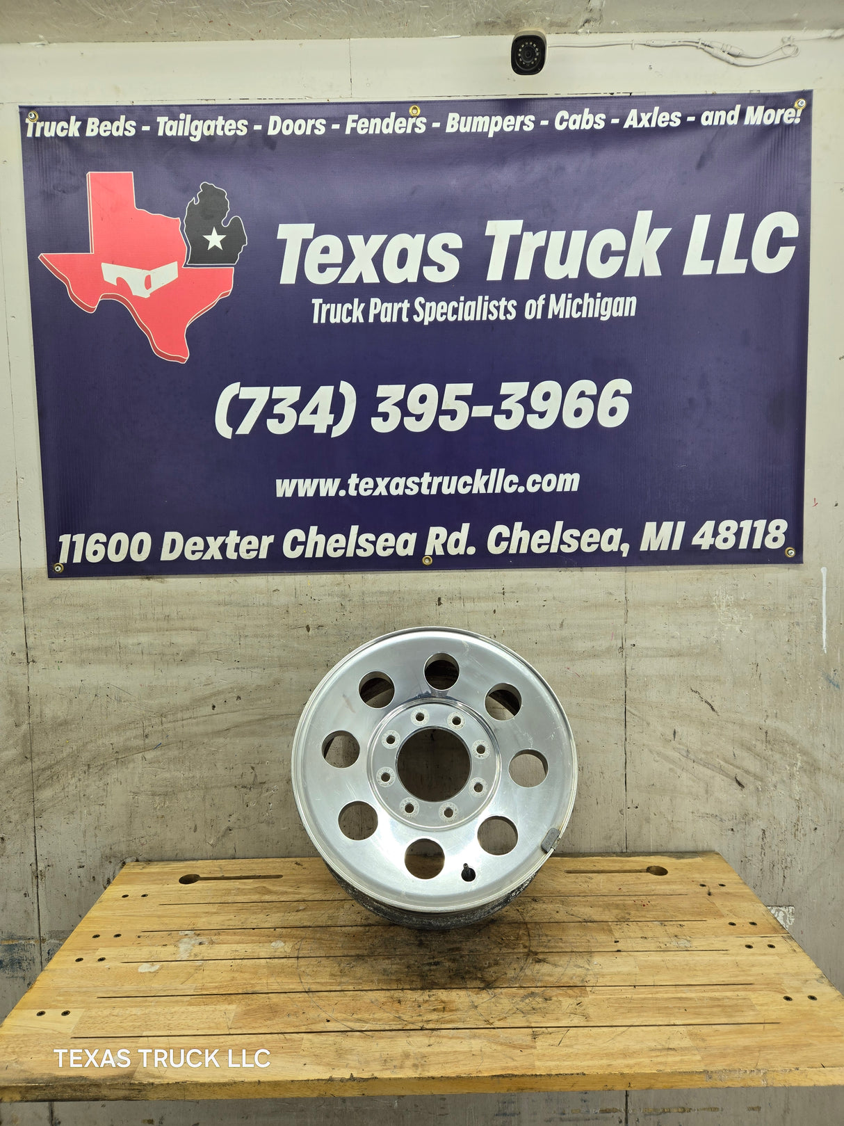 2005-2007 Ford Super Duty F250 F350 17" x 7.5" Aluminum Wheel 8x170 SRW