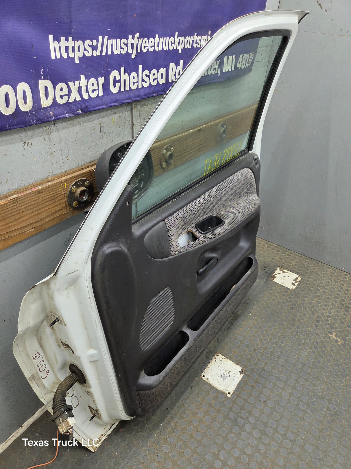 1994-2002 Dodge Ram 2nd Gen RH Passenger Side Front Door Regular Cab / 2 Door Ext Cab 1500 2500 3500 ROUND CORNER - White (Copy)