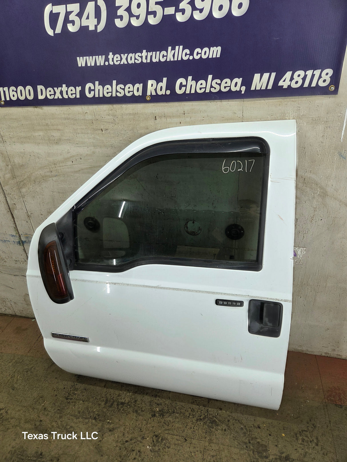1999-2011 Ford Super Duty LH Driver Side Front Door F250 F350 F450 F550