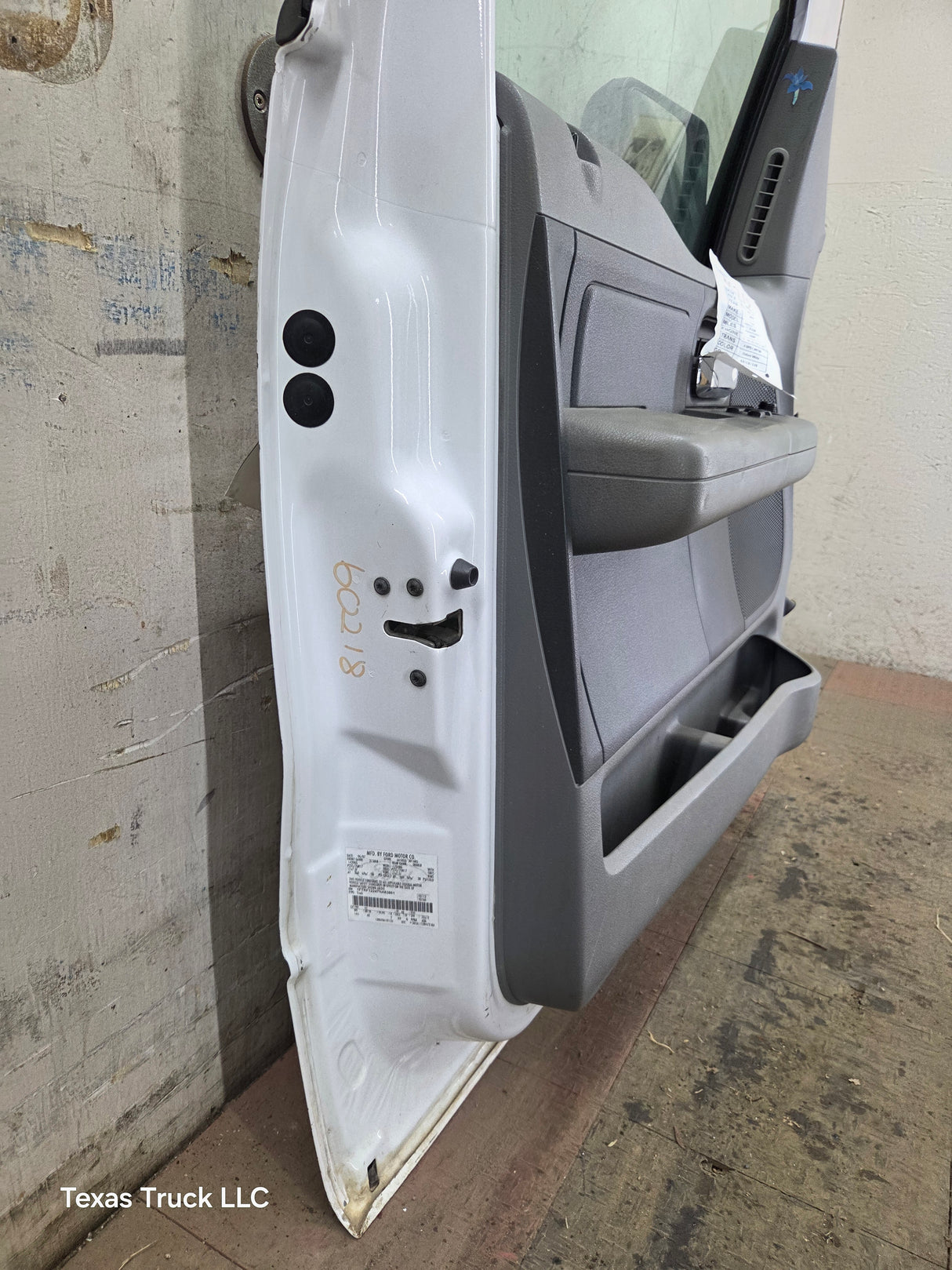 2004-2008 Ford F150 LH Driver Front Regular/Extended Cab Door